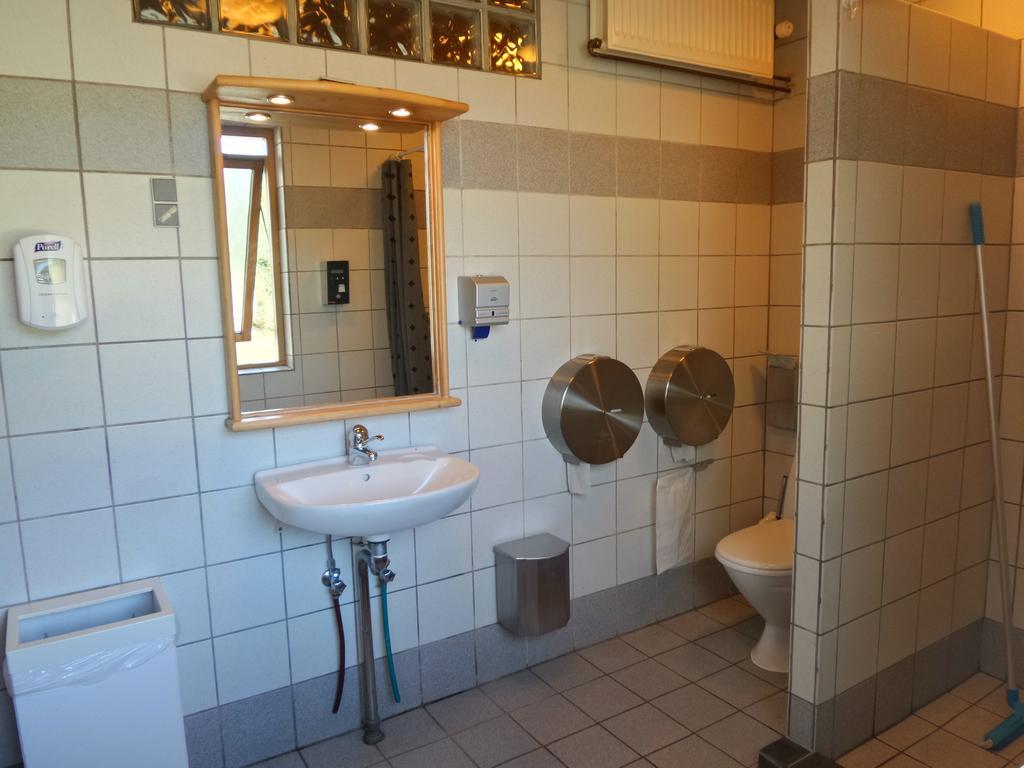 Lyngholt Familiecamping Allinge-Sandvig Exteriör bild